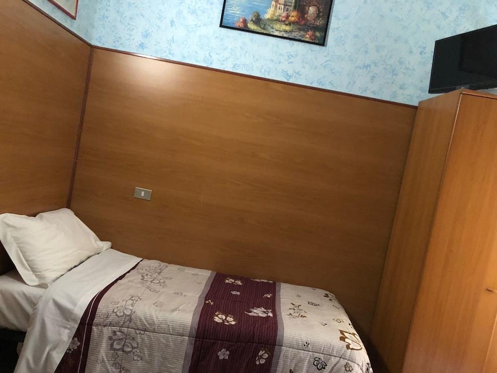 Don Chisciotte Hotel Торино Екстериор снимка